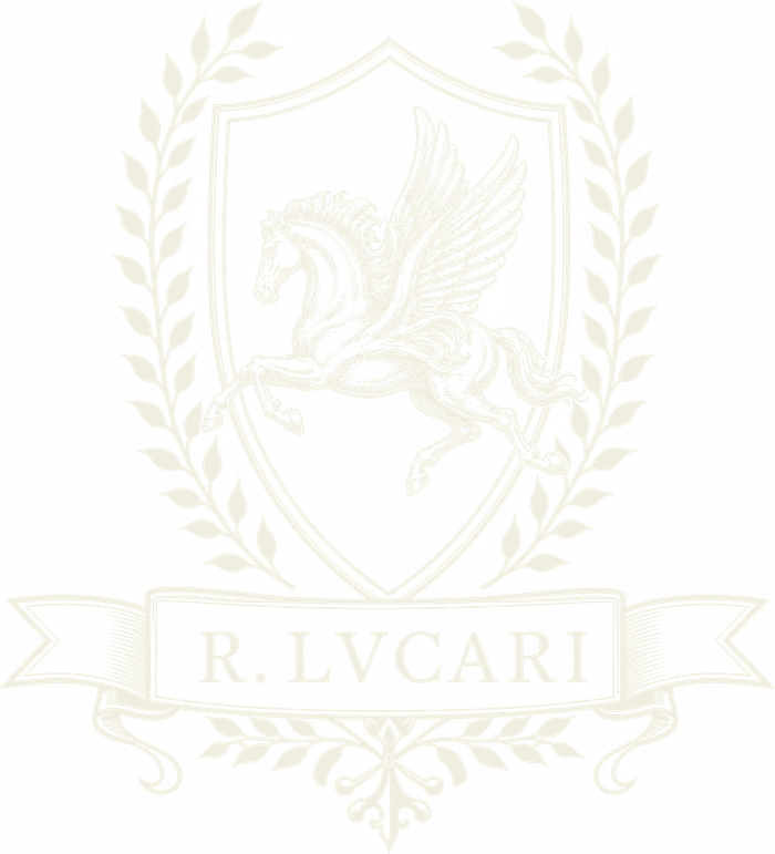 R.LVCARI crest